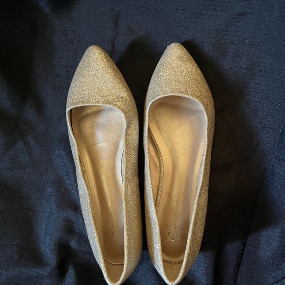 Sparkly gold flats size 7 - Picture 7 of 8